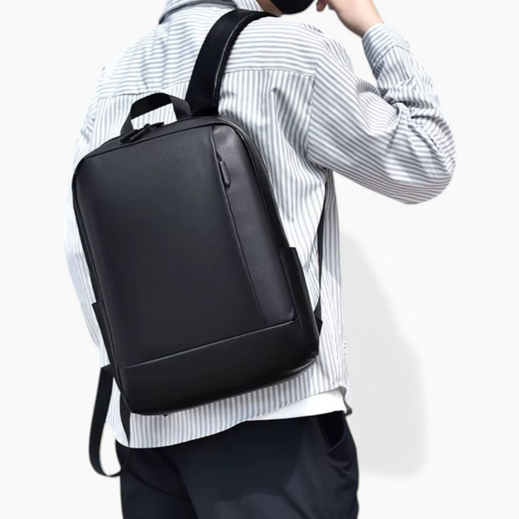 Sac à dos noir en cuir pour homme