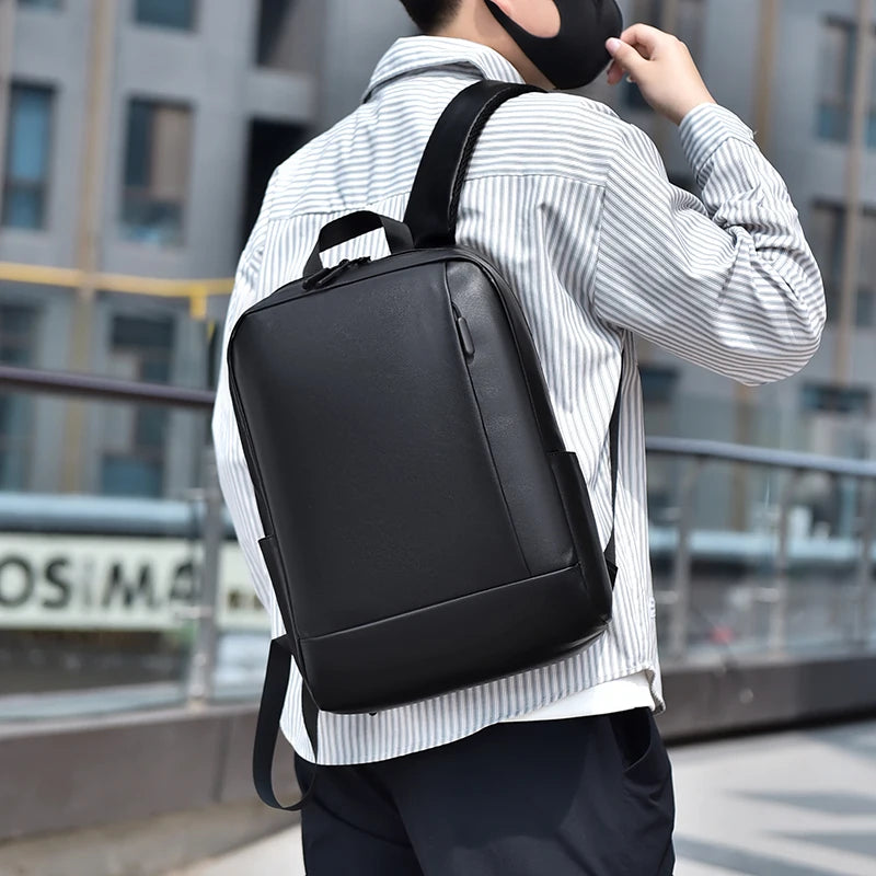 Sac à dos noir en cuir pour homme